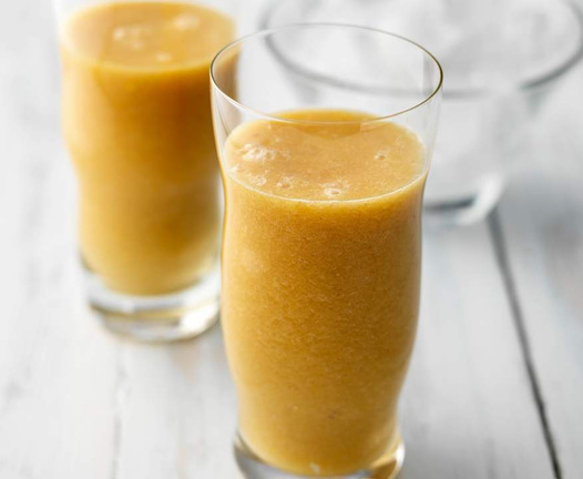 Jus frais de poire et d'orange